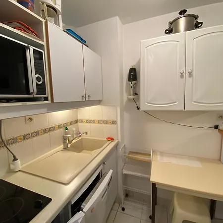 Duplex Calme, Proche Et Centre à - Fr-1-709-78 *