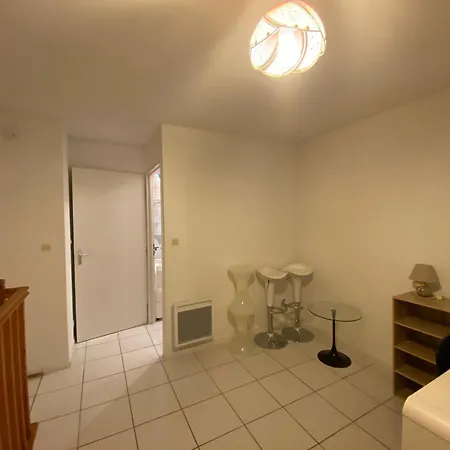 Duplex Calme, Proche Et Centre A - Fr-1-709-78 Apartmán *